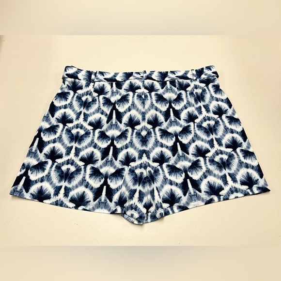 High-Rise Matte Jersey Shorts - Picture 9 of 9